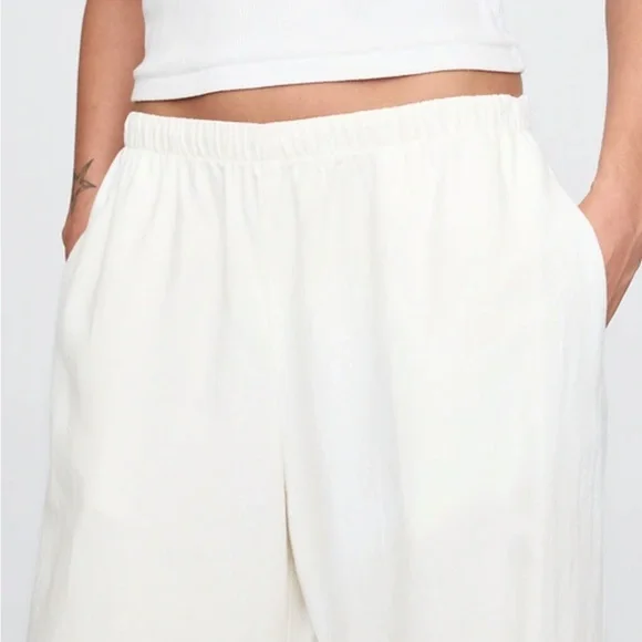 Gap Linen-Blend Easy Wide-Hem Pants - Picture 2 of 4